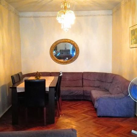 Apartment Rusudan バトゥーミ エクステリア 写真