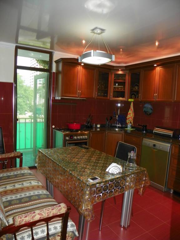 Apartment Rusudan バトゥーミ 部屋 写真