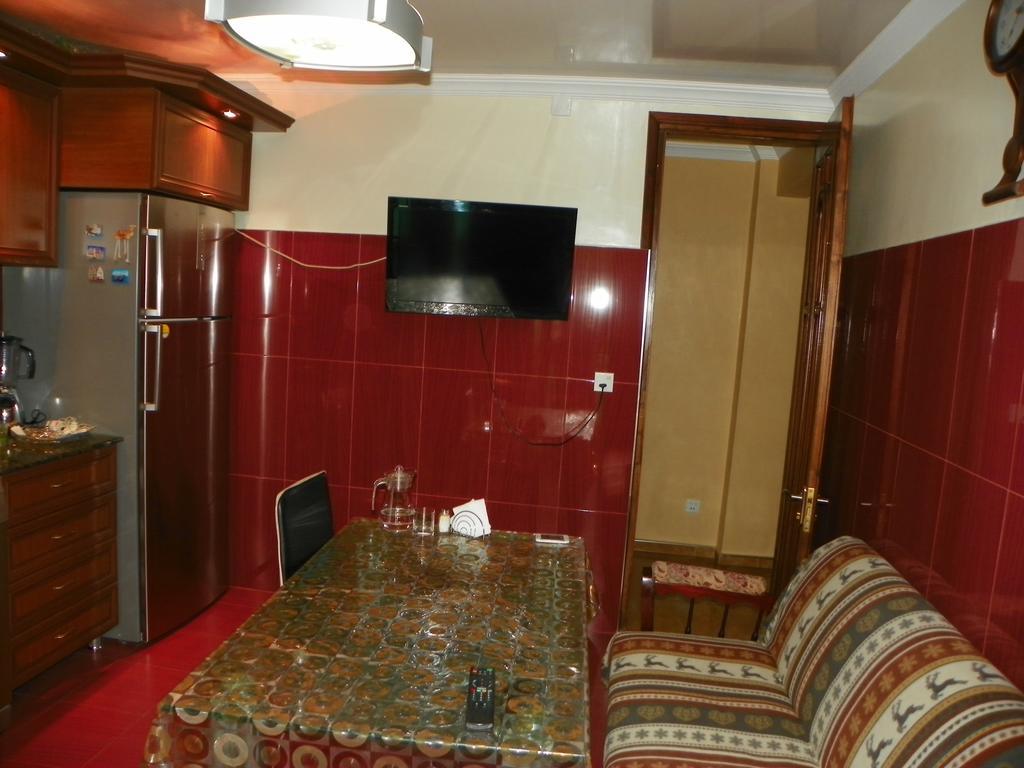 Apartment Rusudan バトゥーミ 部屋 写真